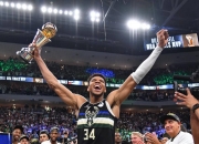 海星TV-关于字母哥在切尔西比赛中惊险取胜，问鼎冠军引发热议！的信息