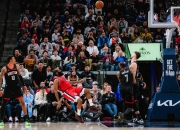 海星直播- 哈登足球 