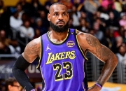 海星体育-詹姆斯在独行侠比赛中高光表现，出色防守引发热议！的简单介绍