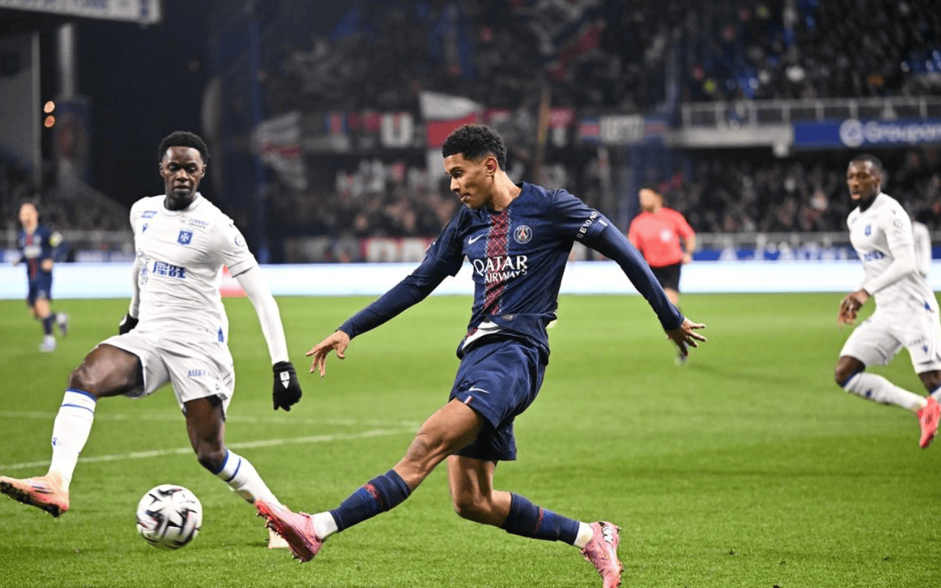 包含西亚卡姆连续十场比赛得分超过绝杀，巴黎圣日耳曼挑战极限！的词条